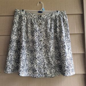 Maurice’s skirt button down front black/white Sz L